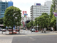 調布駅南口周辺と１階事務所入り口